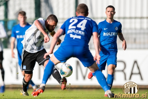 Strelec prvega gola: Maroša