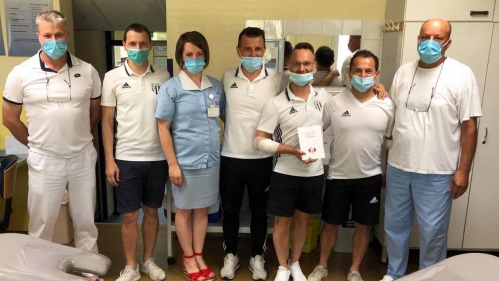 stojijo od leve: ?, Dejan Vrečič, ?, Franc Krančič, Denis Kežmah, Srečko Kovačec, ?