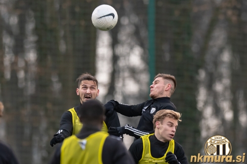 V skoku Dragan Lovrić in Luka Bobičanec.