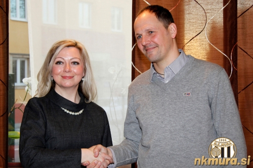 Predsednica Nataša Horvat in Ante Šimundža.