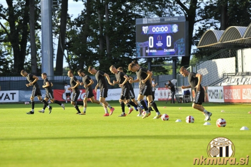 Ogrevanje pred tekmo.