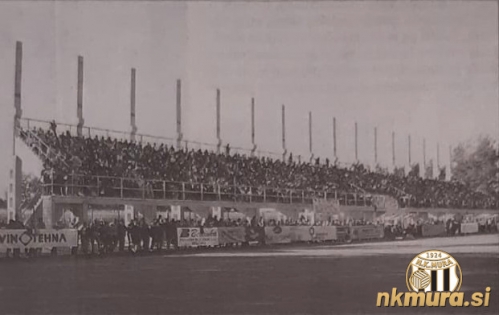 Nove tribune v beltinskem športnem parku, ki so za Beltince pomembna pridobitev, so bile na prekmurskem derbiju med Potrošnikom in Muro nabito polne.