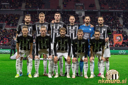 Začetna enajsterica Mure. Stojijo od leve: Nik Lorbek, Marin Karamarko, Nardin Mulahusejnović, Matic Maruško, Matko Obradović, Žiga Kous. Čepijo: Tomi Horvat, Žan Karničnik, Klemen Pucko, Klemen Šturm, Mitja Lotrič.