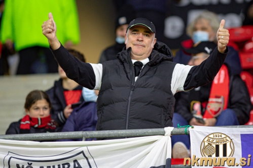 Angleški navijač Mure Ian Samuel, ki živi v Murski Soboti.