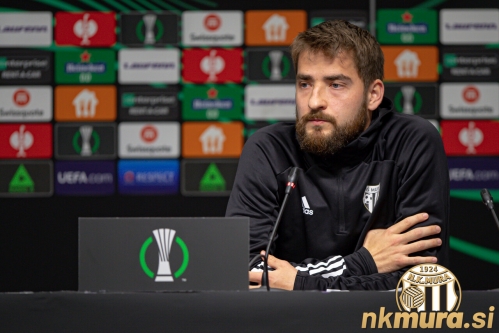 Nik Lorbek pred tekmo s Tottenhamom.