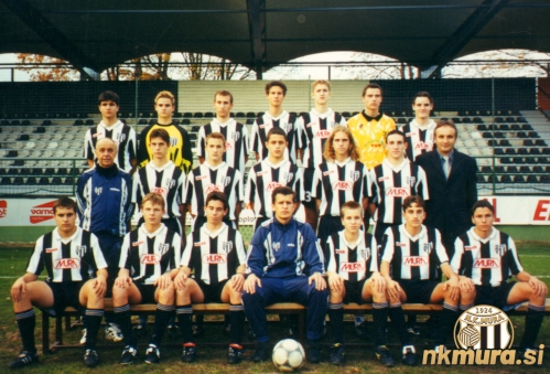 Mladinska ekipa Mure iz sezone 2002/03. Damir Čontala je v zgornji vrsti skrajno desno. Pod njim je njegov oče, ki je bil takrat tehnični vodja ekipe.