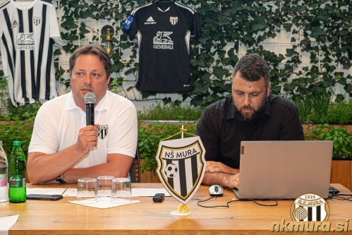 Robert Kuzmič in vodja odnosov z javnosti pri Muri Smiljan Kuhar.