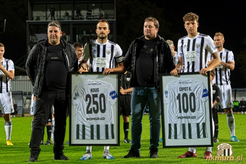 Pred pričetkom tekme proti Celju (9. oktober 2022) sta Žiga Kous in Kai Cipot prejela spominska dresa za 250 in 100 odigranih tekem v dresu Mure.