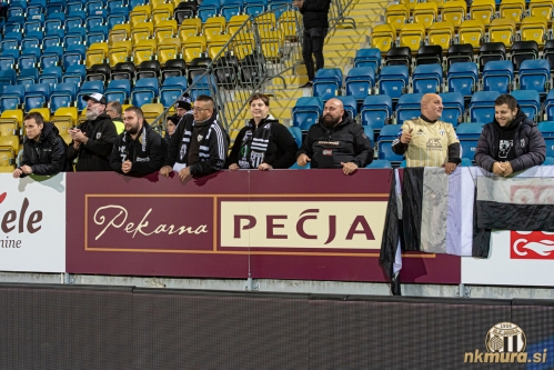 Muro so v Celju spremljali zvesti navijači.