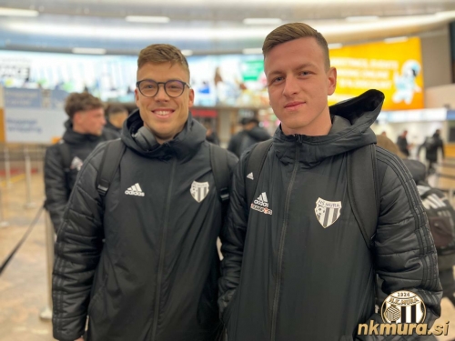 Vratarja Nejc Vidmar in Florijan Raduha.