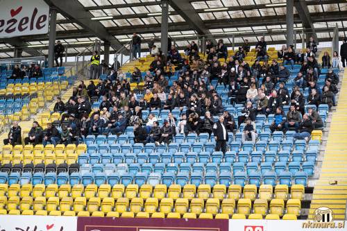 Sektor s simpatizerji Mure.