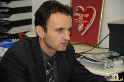 Predsednik Miroslav Topič.