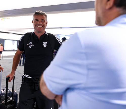 Trener Anton Žlogar v pogovoru z Georgom Juncajem.