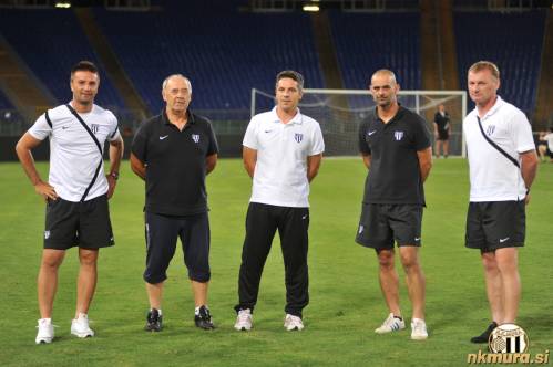 Slobodan Đurič je bil del strokovnega štaba Mure na tekmi Lazio : Mura. Od leve: Damjan Ošlaj, Slobodan Đurić, Oliver Bogatinov (trener), Sebastijan Starovasnik in Franc Cifer.