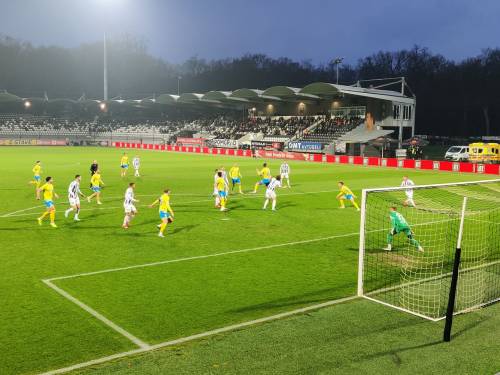 Utrinek s prvega polčasa osmine finala pokala Pivovarna Union med Muro in Koprom.