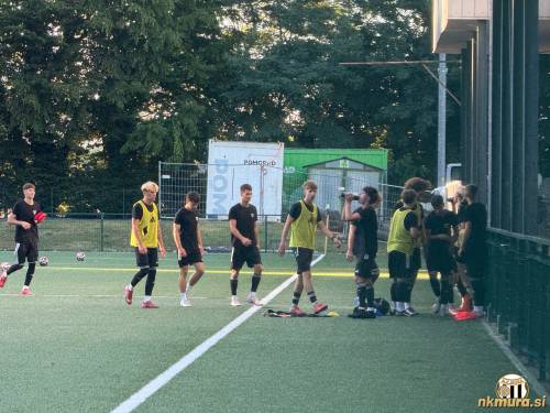 Mladinska ekipa je pričela s pripravami na novo sezono.
