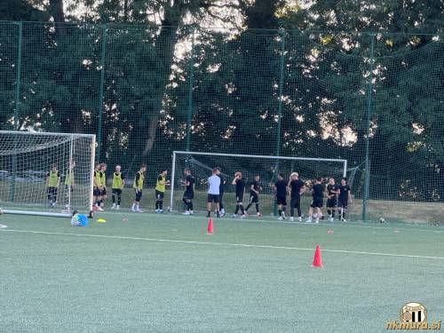 Mladinska ekipa je pričela s pripravami na novo sezono.