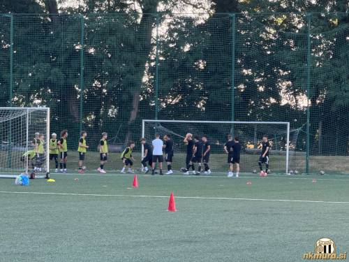 Mladinska ekipa je pričela s pripravami na novo sezono.