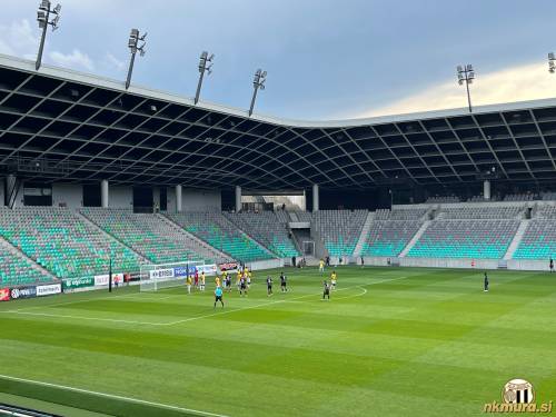 Utrinek s tekme med Bravom in Muro.