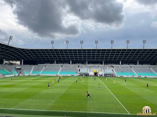 Utrinek s tekme med Bravom in Muro.