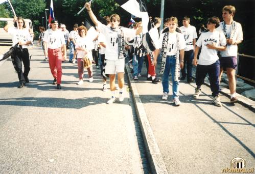 Black Gringosi ob prihodu na stadion.