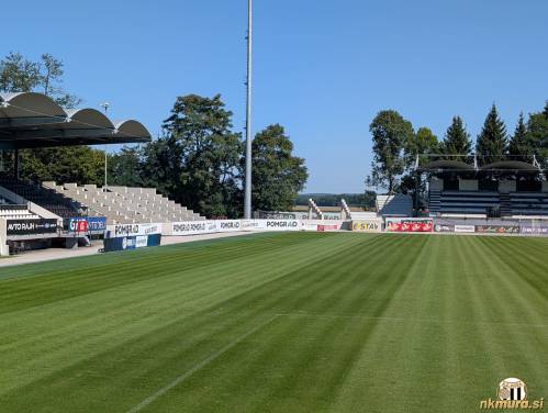 Gradnja severozahodne tribune.