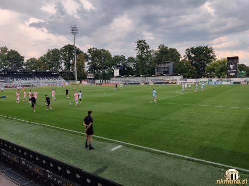 Ogrevanje pred tekmo.