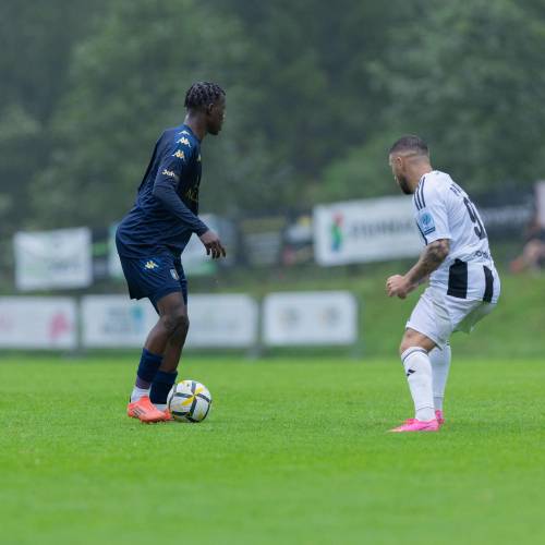 Roman Pasevich v dvoboju z igralcem Al-Ule.