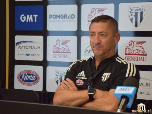 Trener ženske ekipe Vladimir Kokol.