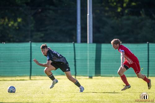 Nejc Ajhmajer je pobegnil igralcu Bakovec.