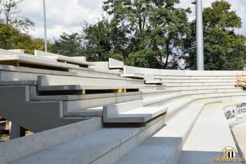 Severozahodna tribuna. Severozahodna tribuna.