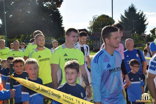 Prihod na igrišče.