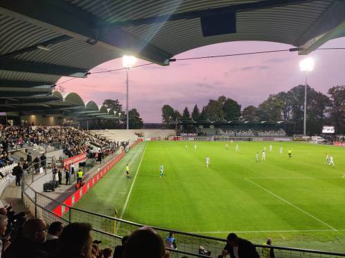 Utrinek s tekme med Muro in Olimpijo.