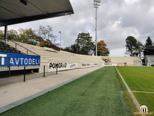 Nova tribuna.