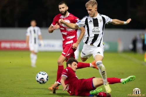 Niko Kasalo v eni izmed akcij Mure proti Aluminiju.