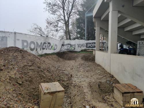 Severozahodna tribuna.