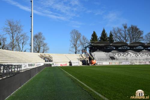 Priprave na montažo strehe.