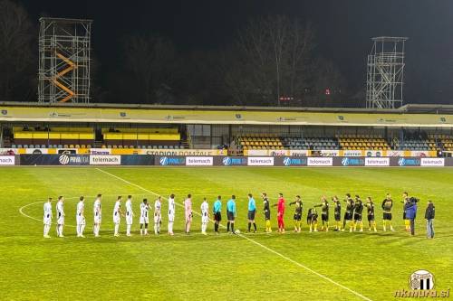Pred pričetkom tekme med Radomljami in Muro.
