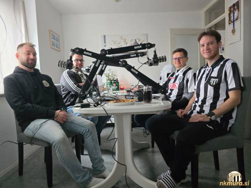 Ekipa, ki je posnela 145. epizodo podcasta Doj se prosi. Od leve: Aljaž Vučkič, Andrej Bedek, Simon Horvat in Matjaž Vöröš.