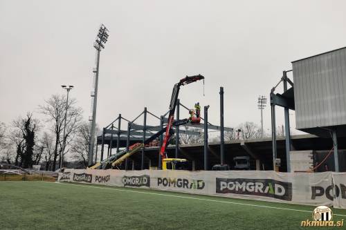 Gradbišče z zadnje strani.