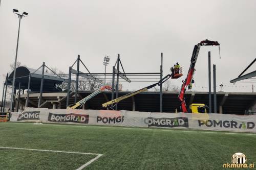 Gradbišče z zadnje strani.