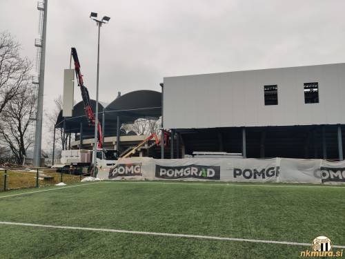 Gradnja klubskih prostorov za tribuno.