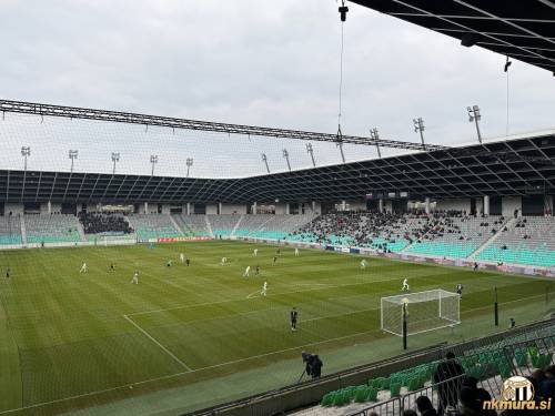 Dvoboj Olimpije in Mure na Stožicah.