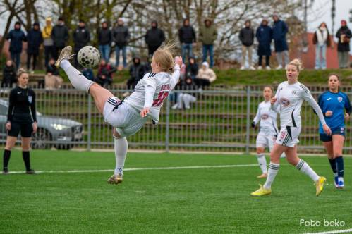 Škarjice Lee Dolinar.