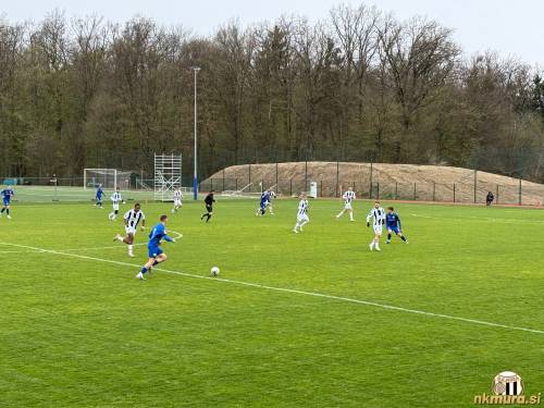 Mura : Slaven Belupo.