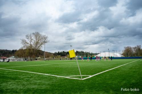 Igrišče z umetno travo Ilirije, na katerem je bila odigrana polfinalna tekma ženskega pokala med Ljubljano in Muro.