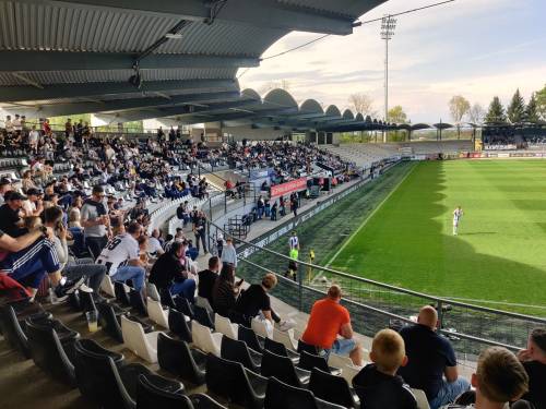 Tribune na tekmi Mura : Celje.