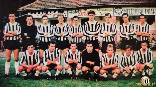 Mura v sezoni 1968/69. Stojijo od leve: Satler, Bračič, Puškarič, Klepec, Rebrica, Kukanja, Tolić, Šarotar, Miloševič. Čepijo: Urek, Koblencer, Tkalčec, Vrdjuka, Sečko, Kološa in Erniša.