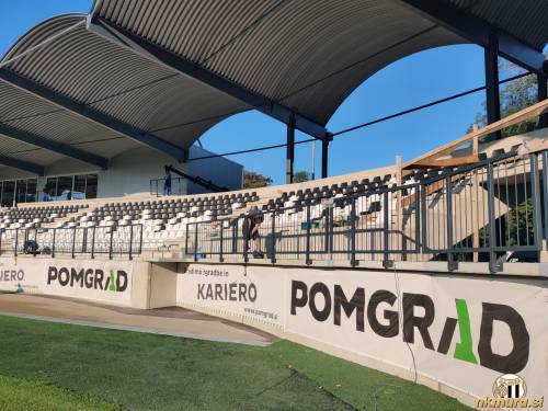 Ograja na novi tribuni.