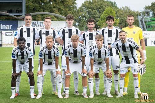 Enajsterica Mure proti Aluminiju. Stojijo od leve: Proleta, Kurtović, Kitin, Korošec, Matić in Dajčar. Čepijo: Sana, Kasalo, Petrovič, Jevšenak in Kouter.
